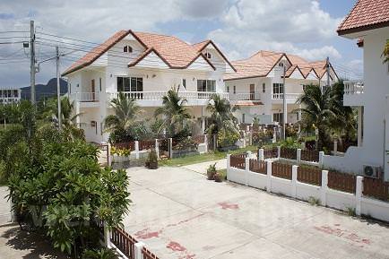 Townhouse for rent and for sale in Tropcal Vision. Hua Hin, Thailand